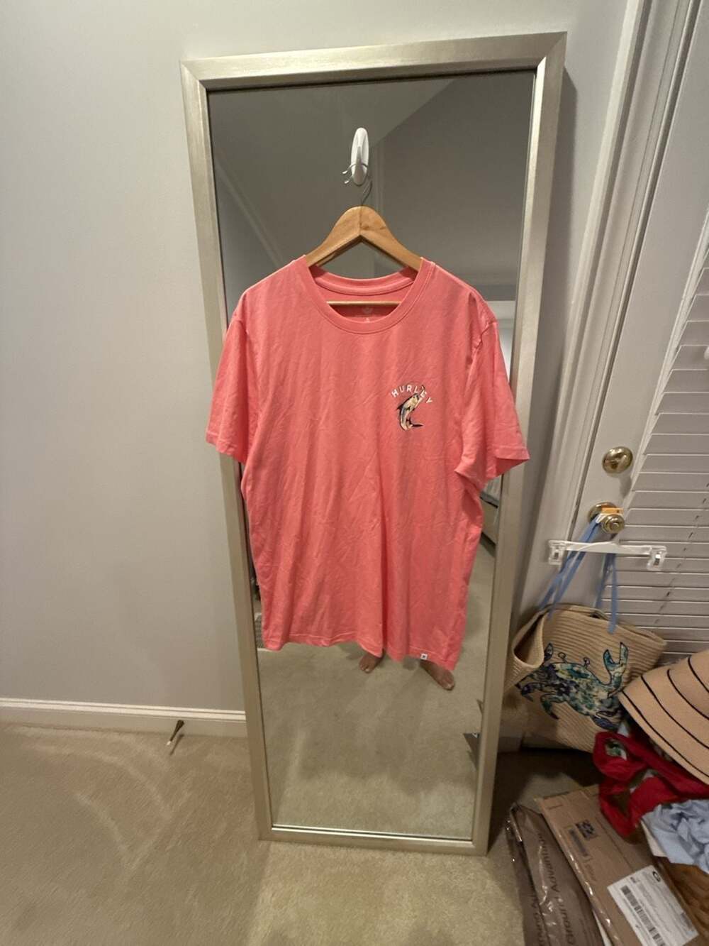 Hurley Men's Fishing Graphic T-Shirt - Pink No Problemo Design
